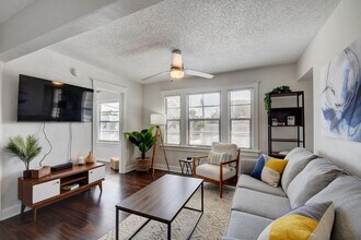 312 3rd Ave S in Lake Worth Beach, FL - Foto de edificio - Building Photo