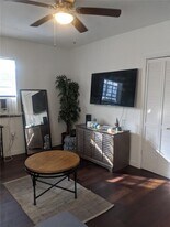7741 Hawthorne Ave in Miami Beach, FL - Building Photo