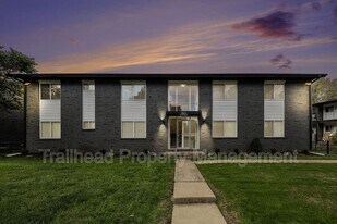 7801 W 83rd St in Overland Park, KS - Building Photo