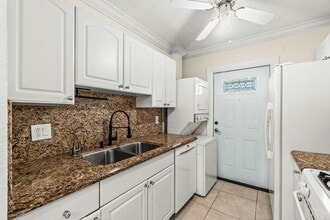 200 SW 7th St in Boca Raton, FL - Building Photo - Building Photo