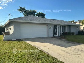 636 SE 11th Pl in Cape Coral, FL - Building Photo