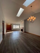 1738 Beech Dr in Crown Point, IN - Foto de edificio - Building Photo