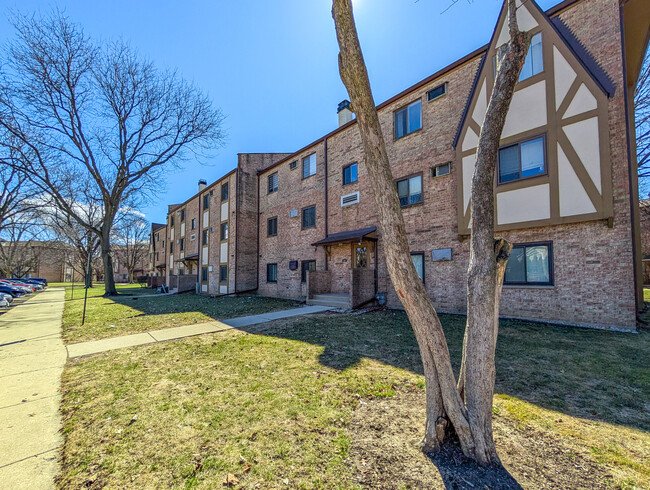 property at 801 S Dwyer Ave