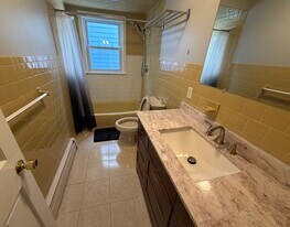 30 Juniper St, Unit 30 Juniper St in New Bedford, MA - Building Photo