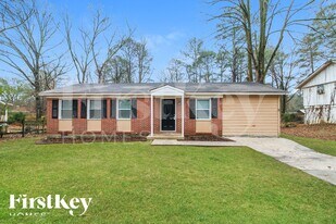 6683 Wolf River Dr in Riverdale, GA - Building Photo