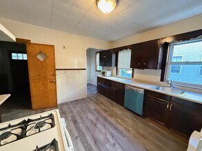 13 Waterhouse St, Unit 2 in Somerville, MA - Foto de edificio - Building Photo