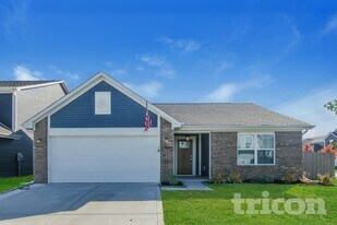 963 Redwood Dr in Franklin, IN - Building Photo