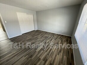 857 Indigo Way in Indianapolis, IN - Building Photo - Building Photo