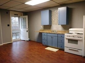 9 Laird Ave, Unit A in Wheatland, PA - Building Photo