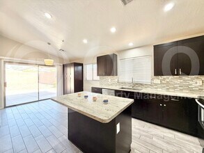 15723 N 102nd St in Scottsdale, AZ - Building Photo - Building Photo