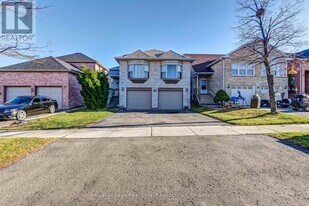 70 Nectarine Crescent in Brampton, ON - Building Photo