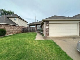 1306 SW 25th St in Moore, OK - Building Photo