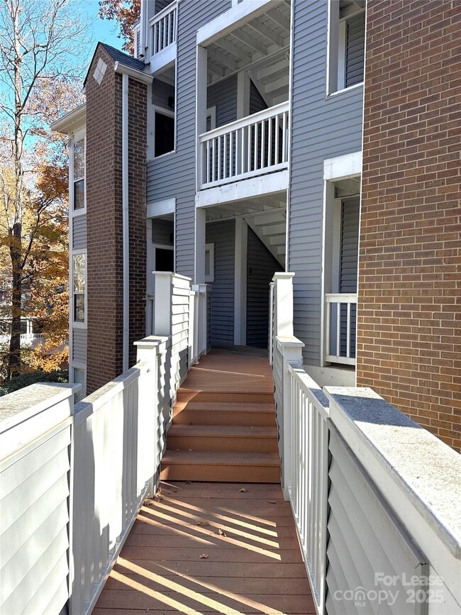 2518 Cranbrook Ln in Charlotte, NC - Foto de edificio - Building Photo