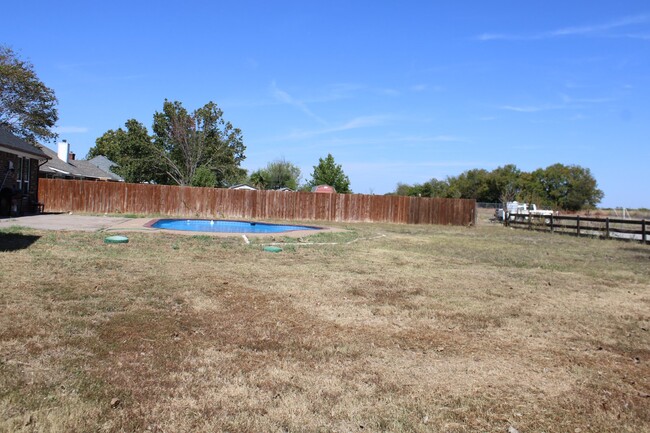 160 Castle Ridge in Red Oak, TX - Building Photo - Building Photo