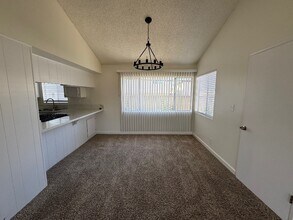 2212 Ruhland Ave in Redondo Beach, CA - Foto de edificio - Building Photo