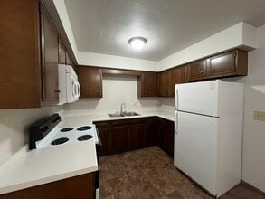 4244 S 51st St in Milwaukee, WI - Foto de edificio - Building Photo