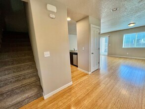 835 NE 109th Ct in Vancouver, WA - Foto de edificio - Building Photo