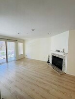 9910 NE 137th St in Kirkland, WA - Building Photo