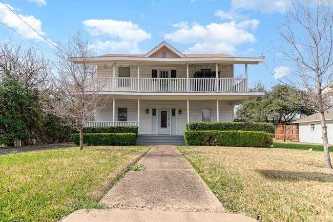 property at 4505 Worth St