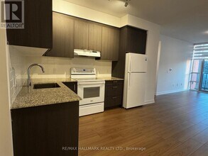 1010 Dundas St E in Whitby, ON - Building Photo - Building Photo