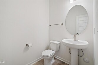 161 Cabernet Dr in Chapel Hill, NC - Foto de edificio - Building Photo