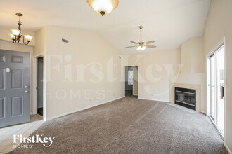 10860 Washington Bay Dr in Fishers, IN - Building Photo - Building Photo