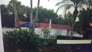 3550 NW 8th Ave, Unit Everette Arms-Unit 511 in Pompano Beach, FL - Foto de edificio - Building Photo