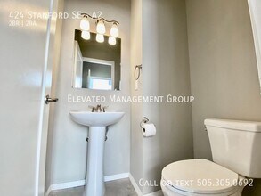 424 Stanford Dr SE in Albuquerque, NM - Building Photo - Building Photo