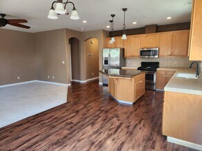 1169 Syracuse Ln in Manteca, CA - Building Photo - Building Photo
