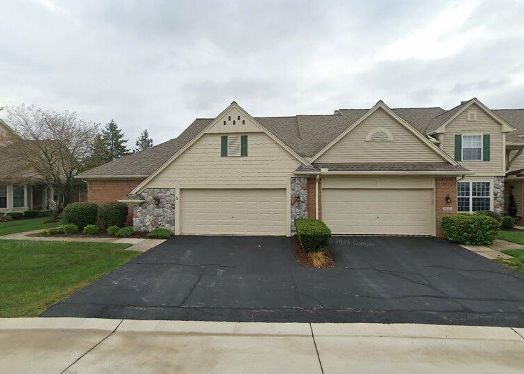 2405 Cleveland Way in Canton, MI - Building Photo