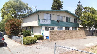 240 Holly St in Vallejo, CA - Foto de edificio - Building Photo