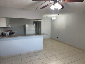 135 NE 202nd Terrace in North Miami Beach, FL - Building Photo - Building Photo