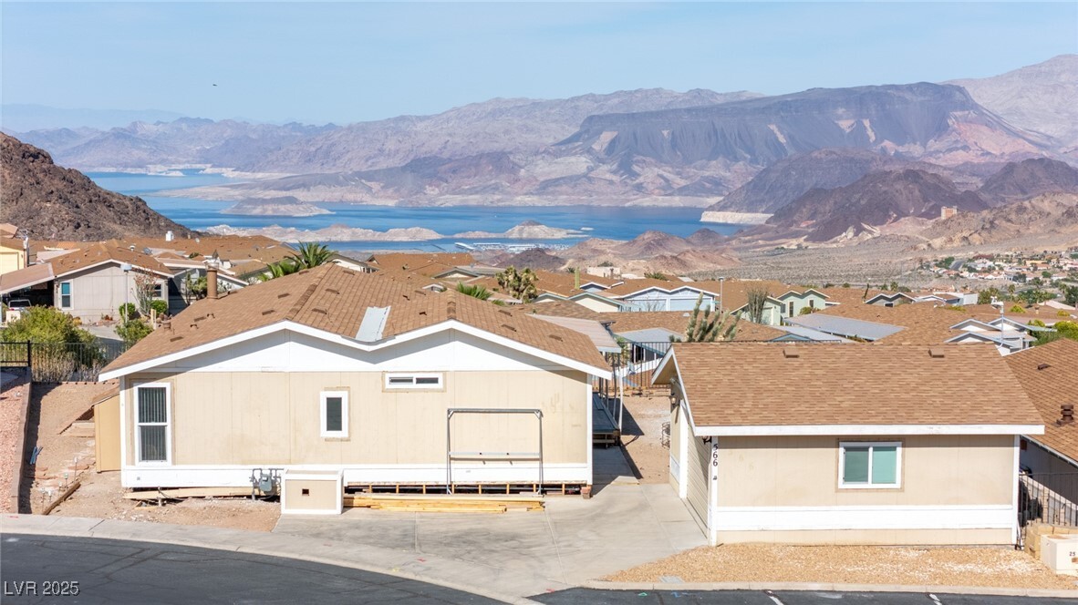 566 Lake Michigan Ln in Boulder City, NV - Foto de edificio