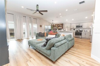 3273 Dzuro Dr in Wildwood, FL - Building Photo - Building Photo