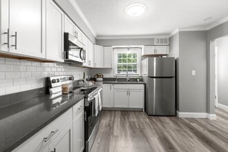 Hudson Yard in Hudson, OH - Foto de edificio - Building Photo