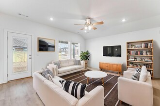 114 S Maroon Ave in Fayetteville, AR - Foto de edificio - Building Photo