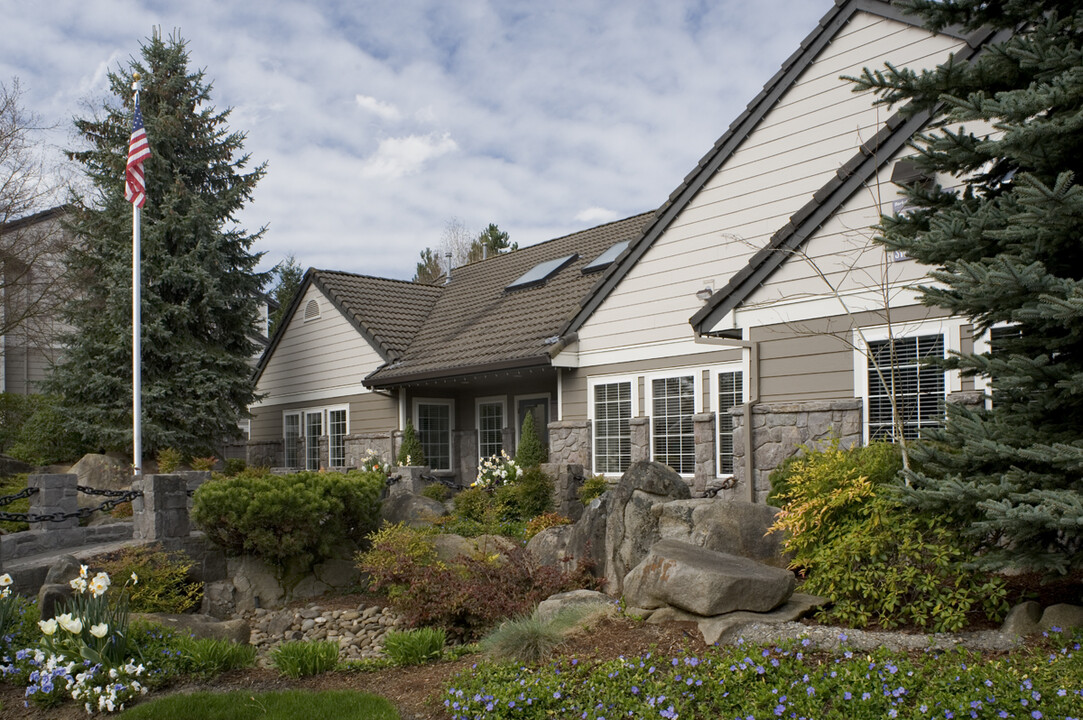 Berkshire Court Apartments in Wilsonville, OR - Building Photo