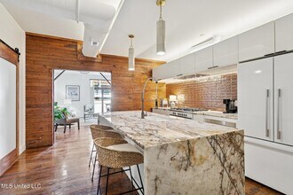 301 S Toulme St, Unit 103 in Bay St. Louis, MS - Building Photo - Building Photo