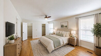 424 Eisenhower Dr in Ashland City, TN - Building Photo - Building Photo