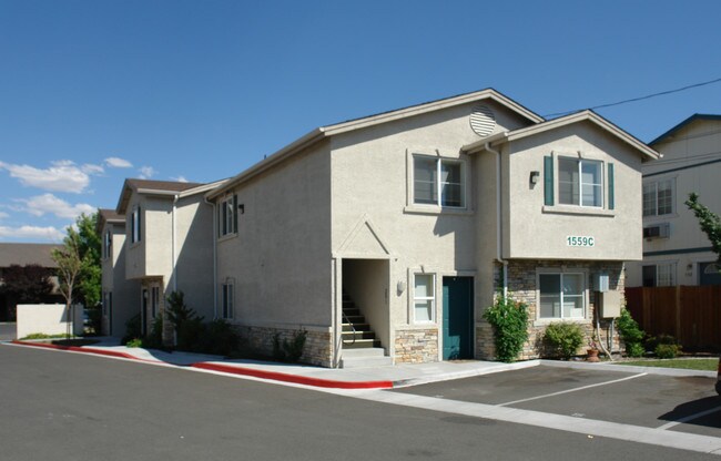 Prater Way in Sparks, NV - Building Photo - Building Photo