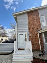 330 Hampton Ct in Bloomingdale, IL - Building Photo - Building Photo