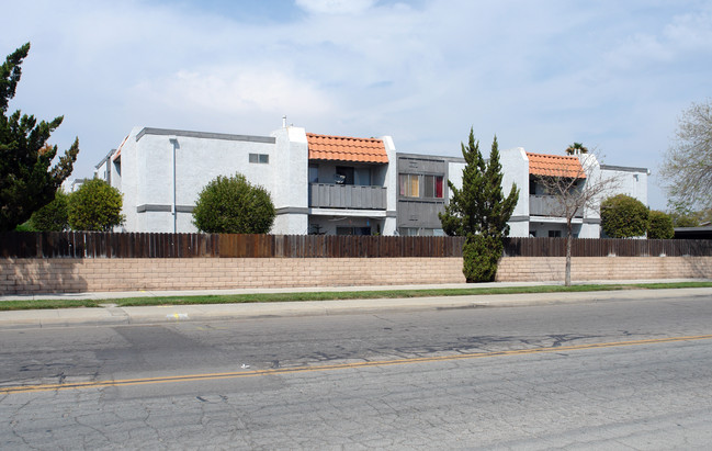 Devonshire Village Apartments in Hemet, CA - Building Photo - Building Photo