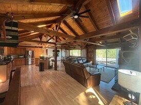 525 W Woodmen Rd in Colorado Springs, CO - Building Photo