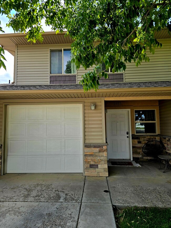 property at 2465 Theresea Ln