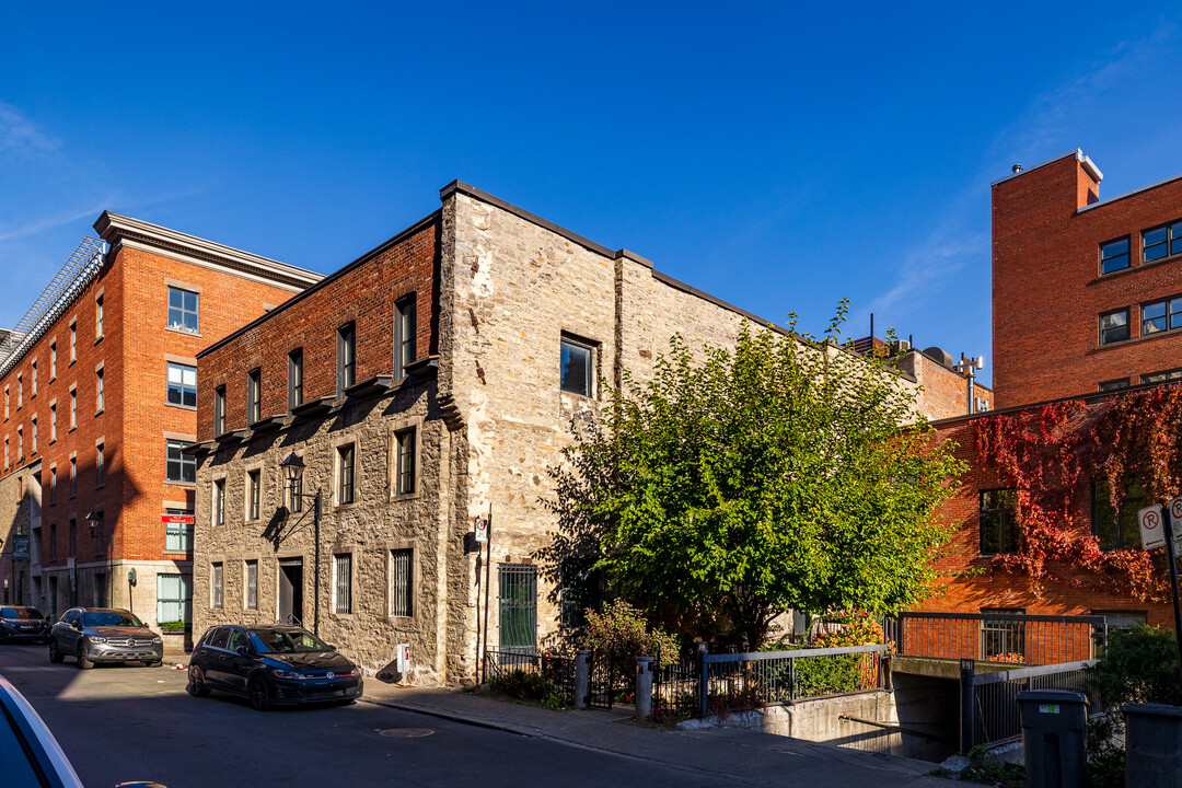 94 Sainte-Thérèse Rue in Montréal, QC - Building Photo