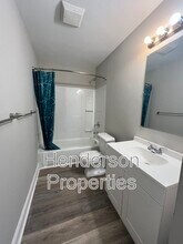 300 W Arrowood Rd in Charlotte, NC - Building Photo - Building Photo