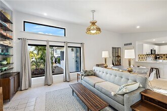 2918 Poplar St in Naples, FL - Building Photo - Building Photo