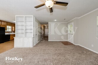 185 Southmoor Cir in Stockbridge, GA - Building Photo - Building Photo