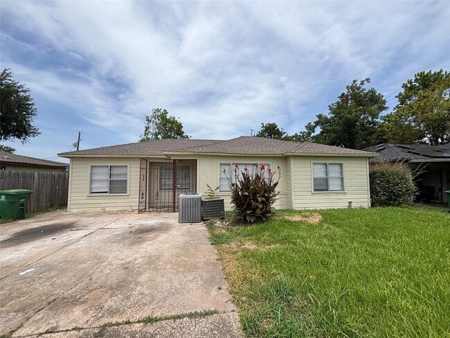 property at 3521 Grassmere St