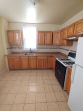 5714 N Lawrence St in Philadelphia, PA - Foto de edificio - Building Photo
